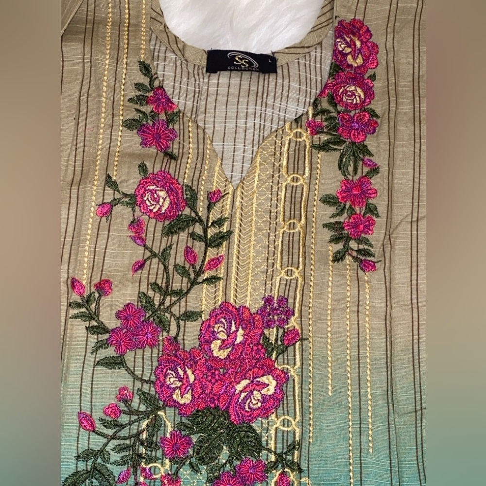 Dress - Picture 4 of 9